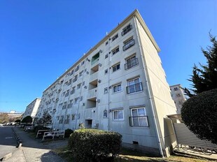 鈴蘭台第５団地　１１号棟の物件外観写真